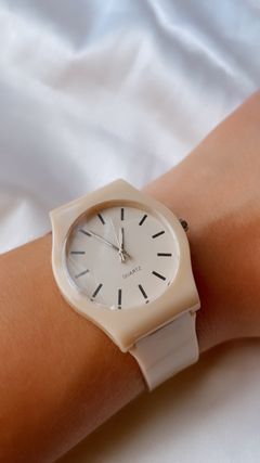 Reloj crema