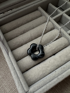 Collar flor negra - comprar online