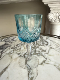 Taça em cristal europeu azul lapidada