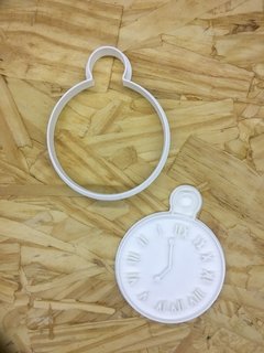 Reloj Alicia en internet