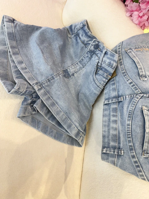 Short Saia Com lycra