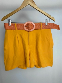 Short naranja con cinturon Zhoue