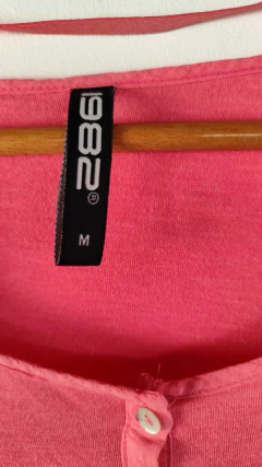 Imagen de Remera manga larga fucsia 1982