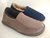 Pantufla gamuzada corte mocasín con corderito. en internet
