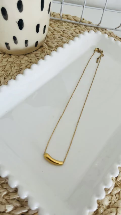 COLLAR ORGÁNICO ACERO DORADO