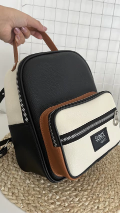 MOCHILA MEDIANA COMBINADA