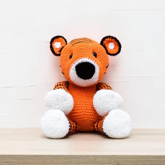 Boneco Tigre listrado em amigurumi - loja online