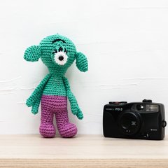 Boneco alienígena em amigurumi - loja online