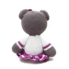 Ursa de saia roxa em amigurumi - Art Familiar Artesanato