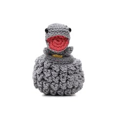 Ovo com filhote de dinossauro cinza em amigurumi - comprar online