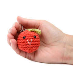 Chaveiro mini maçã em amigurumi na internet