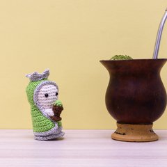 Mini Nossa Senhora do Chimarrão em amigurumi - loja online