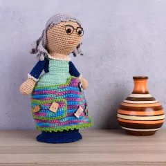 Vovó costureira em amigurumi - loja online