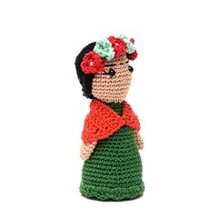 Boneca Frida Kahlo média em amigurumi