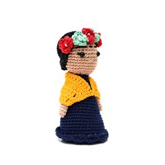 Boneca Frida Kahlo média em amigurumi na internet