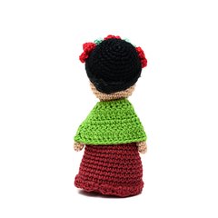 Boneca Frida Kahlo média em amigurumi na internet