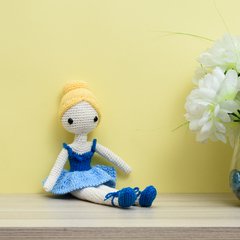 Boneca Bailarina Vitória em amigurumi na internet