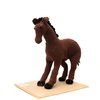 Cavalo marrom em amigurumi