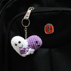 Chaveiro Abraço do Coração em amigurumi - loja online