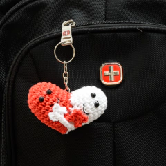 Chaveiro Abraço do Coração em amigurumi - Art Familiar Artesanato