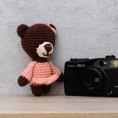 Chaveiro ursa média em amigurumi - loja online