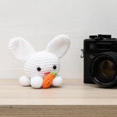 Coelho branco com cenoura - comprar online