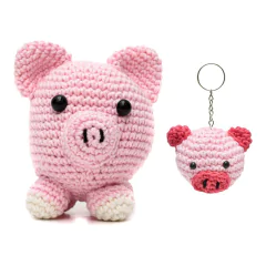 Duo porco bola e chaveiro porquinho em amigurumi