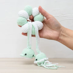 Chocalho bolinhas verdes, baleia e água viva em amigurumi - Art Familiar Artesanato