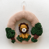 Guirlanda Leão na Floresta em Amigurumi