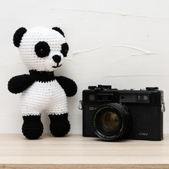 Panda Médio em Amigurimi - Art Familiar Artesanato