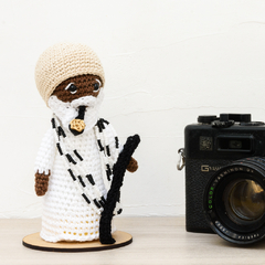 Preto velho em amigurumi - Art Familiar Artesanato