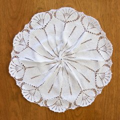 Toalhinha em crochê Tulipas 50 cm