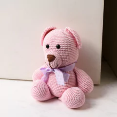 Urso Rosa peso de porta em amigurumi