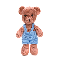Urso de Jardineira em Amigurumi