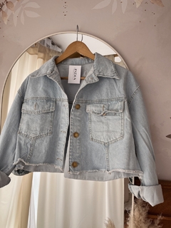 CAMPERA JEAN CORTA MOM en internet
