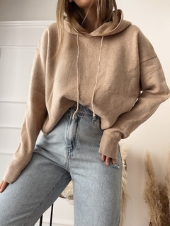 SWEATER CROP OVERSIZE CON CAPUCHA en internet