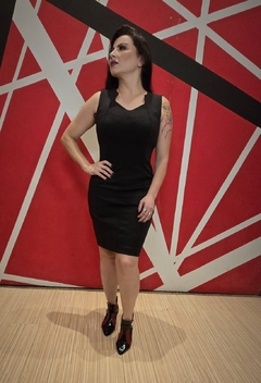Vestido Calvin Klein Recorte no Busto