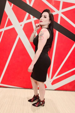 Vestido Calvin Klein Recorte no Busto na internet