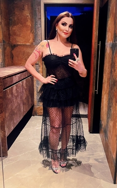 Vestido tule e babados. - comprar online