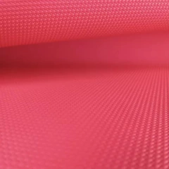 Cuerina Rombo Antideslizante Base Poliester Rojo ( Ancho 1.40ms )