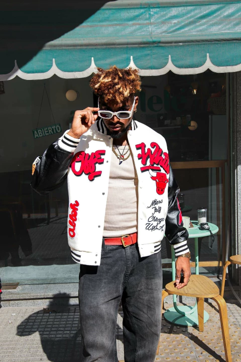 Campera NBA Chicago Bulls Off-White Champions Cream&Black - comprar online