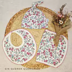 Set de Nacimiento Estampado: Babero, Babita y Gorrito
