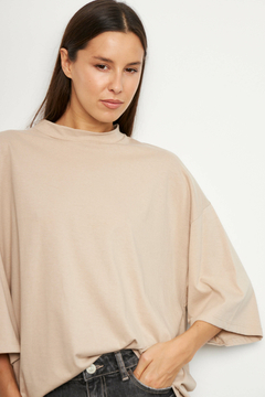 Imagen de REMERA NAPLES BOXY OVERSIZE