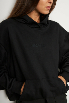 BUZO IMPERFECT BORDADO