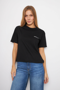 REMERA MINIMALIST BORDADA - tienda online