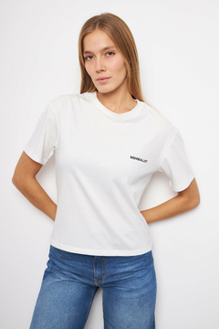 REMERA MINIMALIST BORDADA - comprar online