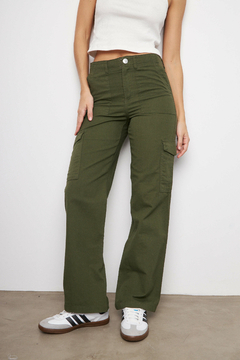 PANTALON GABARDINA CARGO DILAN - JUVIA