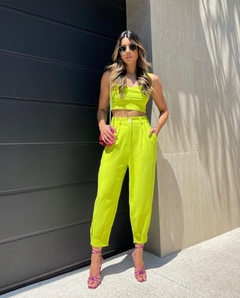 Cropped Melissa na internet