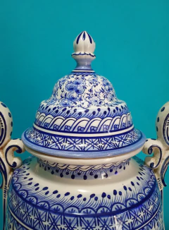 Lindo e imponente vaso de chão decorativo em faiança LS cerâmica na internet