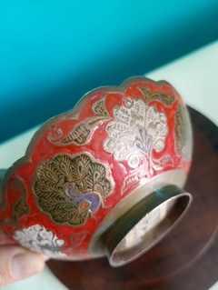 Antiga tigela / Bowl em bronze policromado Indiano Com pavão ao centro - loja online
